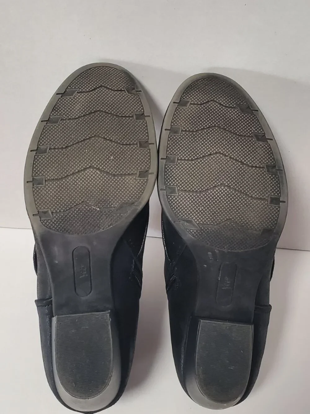 Women's Ryker black size 9 booties with small heel